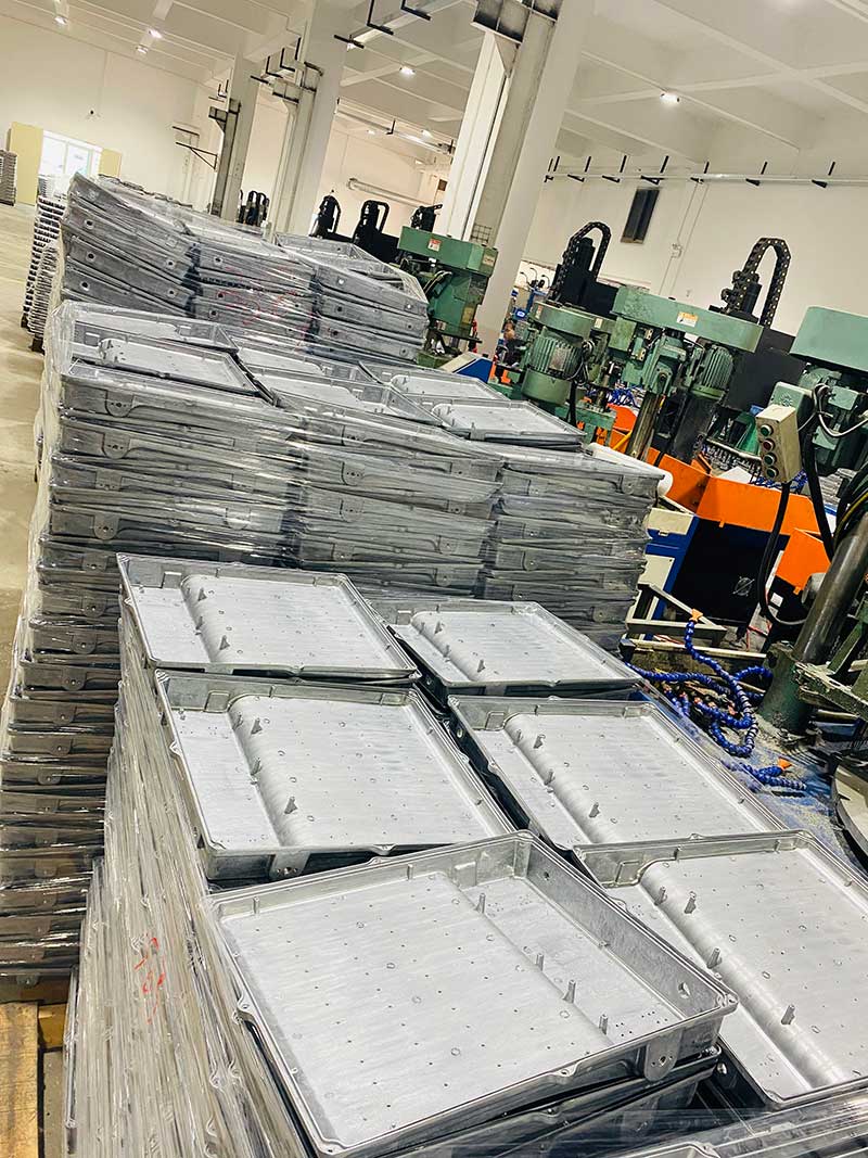 die-cast-floodlight-houseing